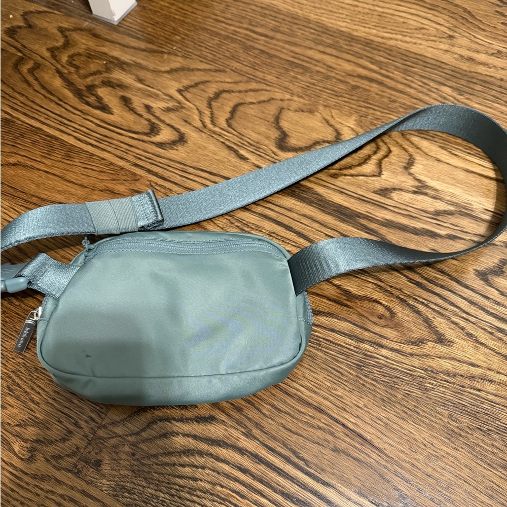 Lululemon belt bag teal - Picture 2 of 3
